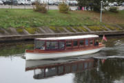 das schöne kleine Kanalboot „Darling“, Baujahr 1907