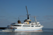 die MS "Helgoland" verlässt Cuxhaven