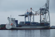 Blick von Bakehuset Hovenga, Strandgata auf das Schiff