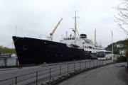 MS "Nordstjernen" in Farsund mit Ausflugsbus