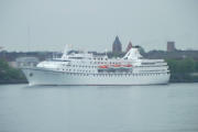 die "Ocean Majesty" kommt aus dem Nord-Ostsee-Kanal