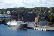 Blick vom Turm der Kronburg auf MS Nordstjernen